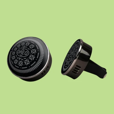 Parfémovaný kovový osvěžovač do auta – Oreo