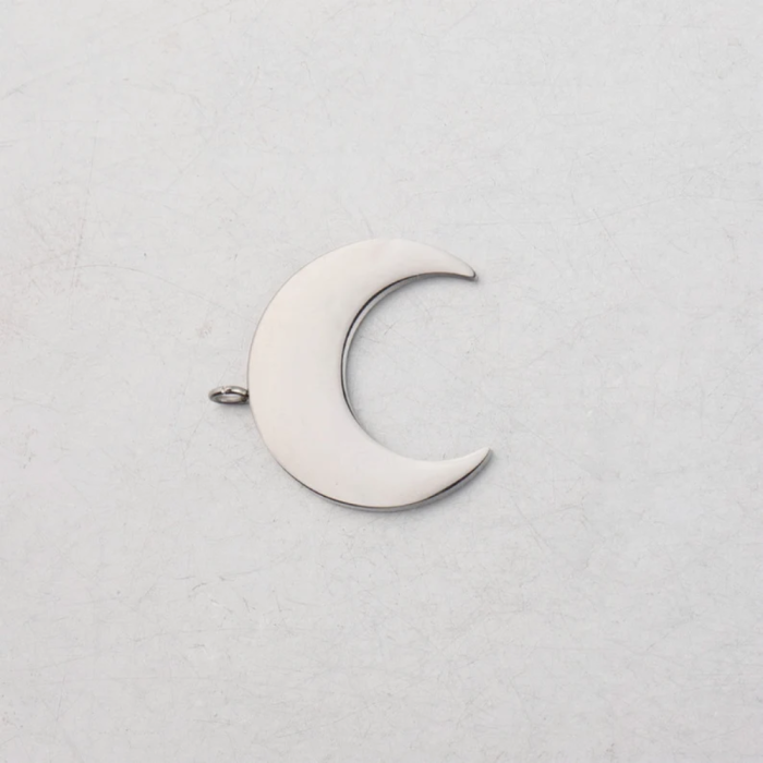 Náhrdelník s přívěskem půlměsíce