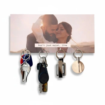 Personalizovaný nástěnný držák na klíče