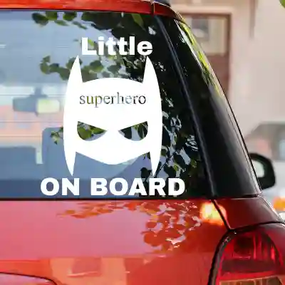 Samolepky dítě v autě se jménem dítěte SuperHero 
